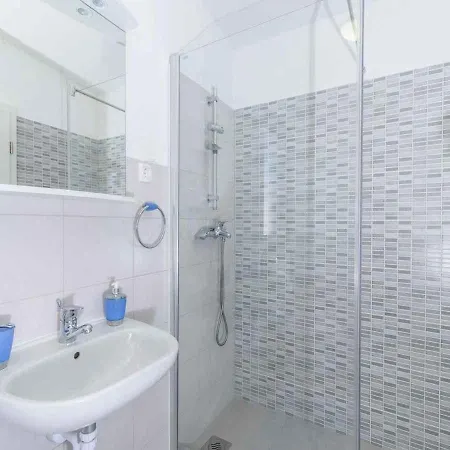 Apartment Beachfront In 54815 Trogir