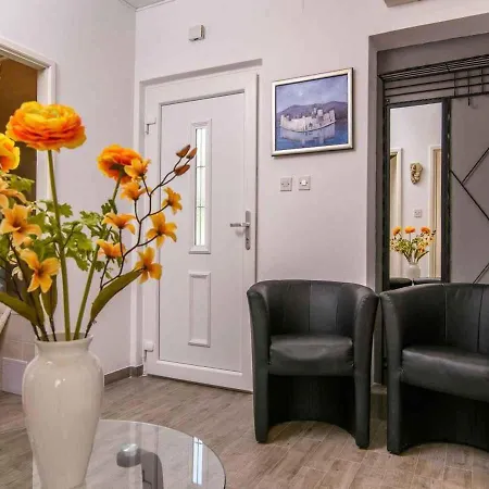 Lejlighed Beachfront In 54815 Trogir
