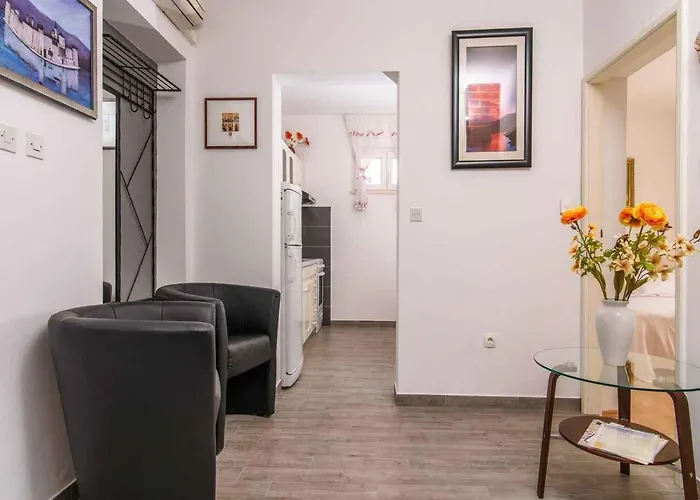 Beachfront In 54815 Apartamento Trogir